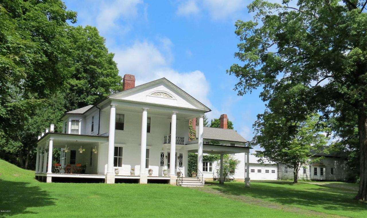 Granville House Great Barrington Exterior photo